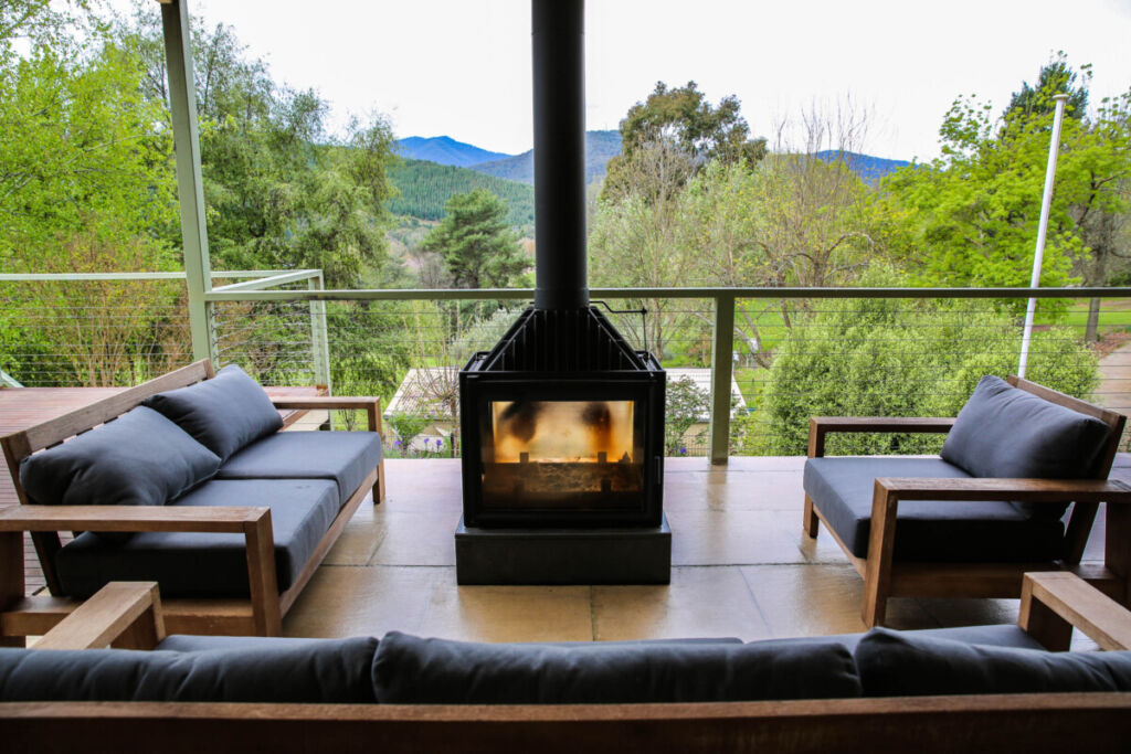 deck alpine accommodation with views deck alpine accommodation with views